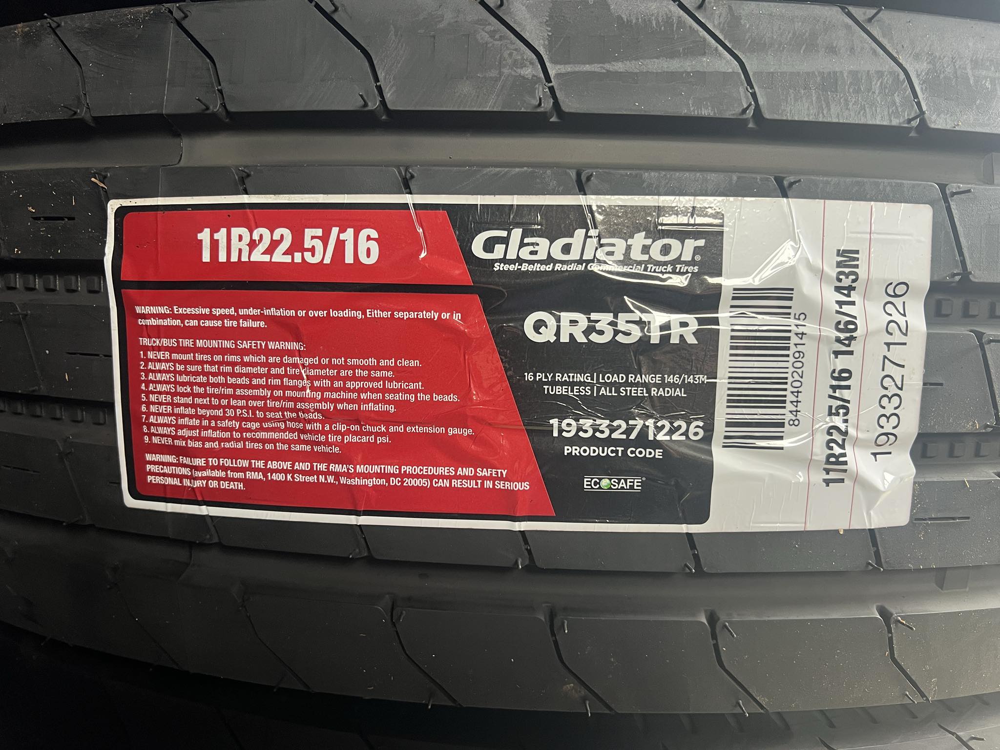 11R22.5 16PR  146/143、 正規品・新品　GLADIATOR（グラディエーター）2025年製、生産地タイ　