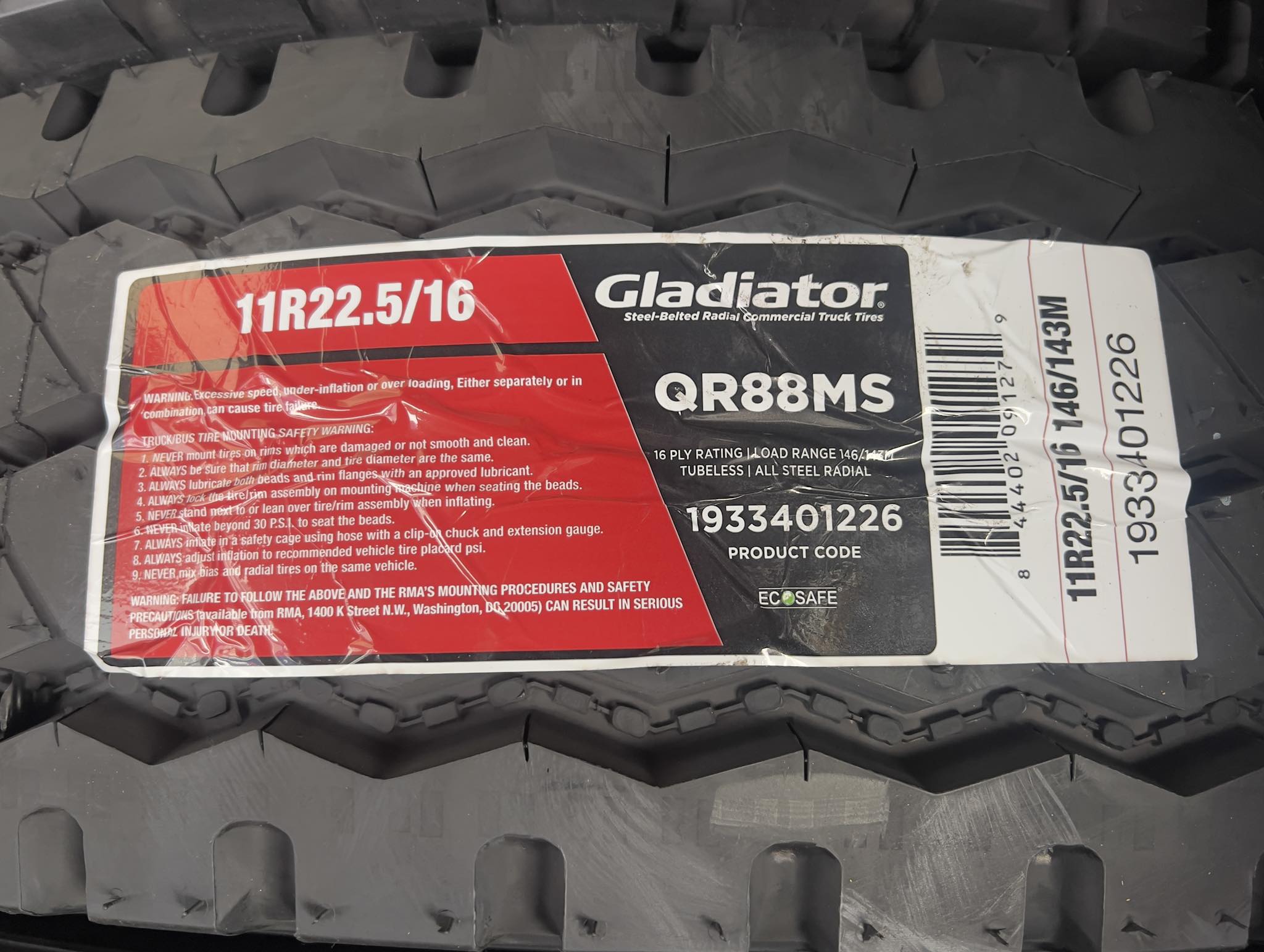 11R22.5 16PR  146/143、 正規品・新品　GLADIATOR（グラディエーター）2025年製、生産地タイ　